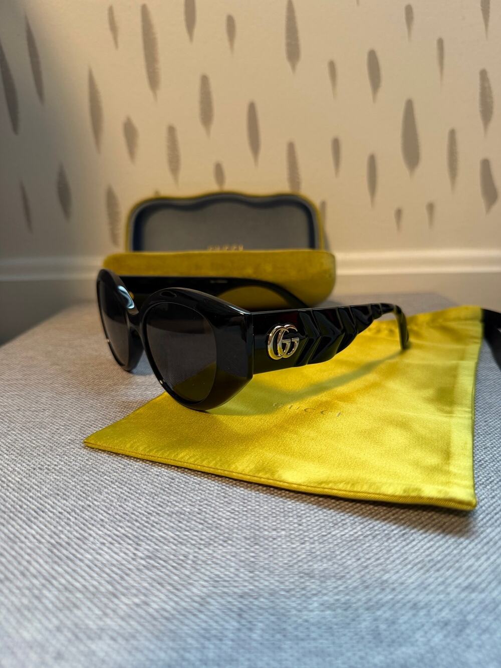 Gucci GG0809S Black GG Logo Cat Eye Sunglasses w/ Case